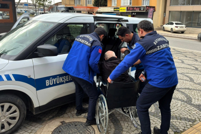 Kocaeli Zabıtası'nın şefkat eli vatandaşın üzerinde