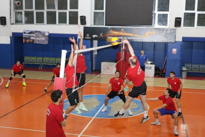 Artvinspor, kadın ve erkek bölgesel voleybol ligine hazırlanıyor