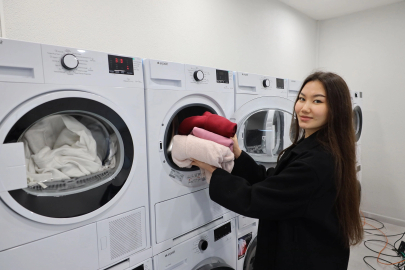 Sakarya’da üniversite öğrencisinin ‘çamaşır yıkama’ derdi bitti