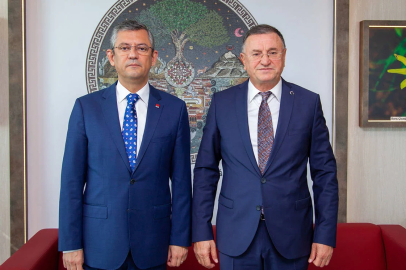 Lütfü Savaş’tan Özgür Özel’e sert yanıt: “Aday göstermeselerdi zaten bağımsız olacaktım”